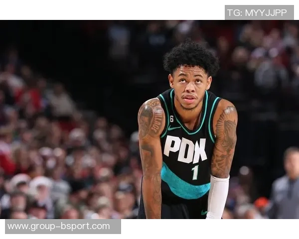 安芬尼西蒙斯表现平平15投5中三分8投3中贡献17分4篮板5助攻正负值12